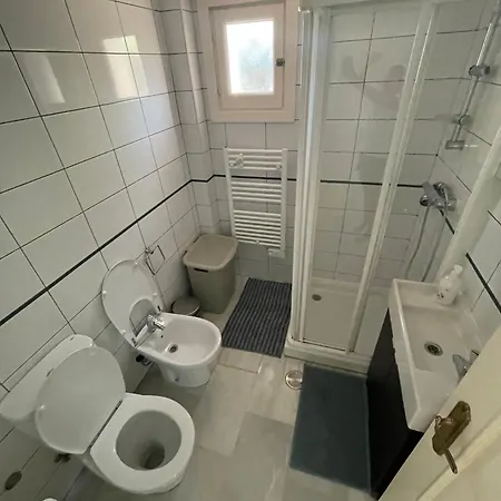 Ninis Апартаменти Марбелья